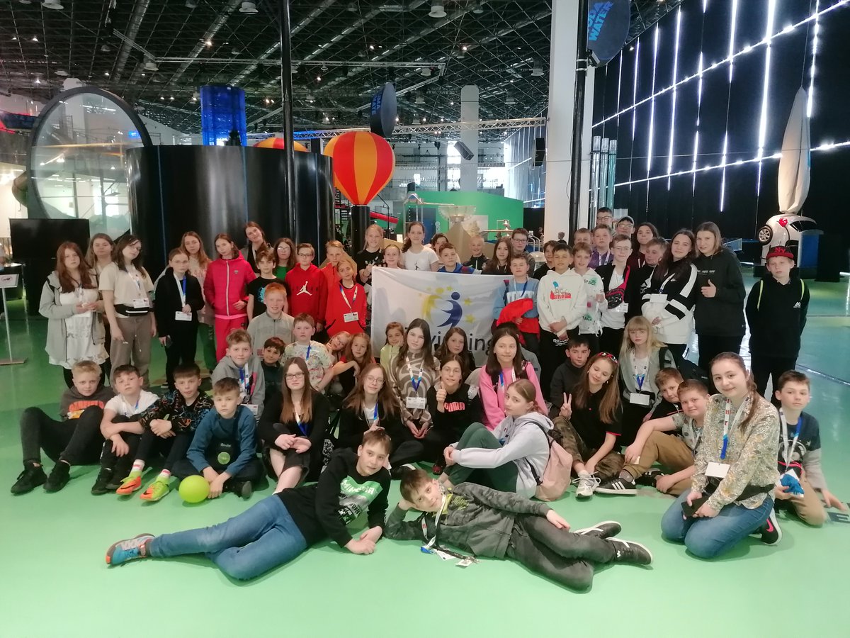 Students SP9 Dzierżoniów were on three-day long (26-28.04.2023) mobility in the Czech Republic at Zš A. Jiráska in Lanškroun. Ss working on eTwinning project 'Space Challenges' played, learned and visited Brno together with Science Centre VIDA. Miss you <a href="/etiamlekim/">Maite Elejalde</a> and students.