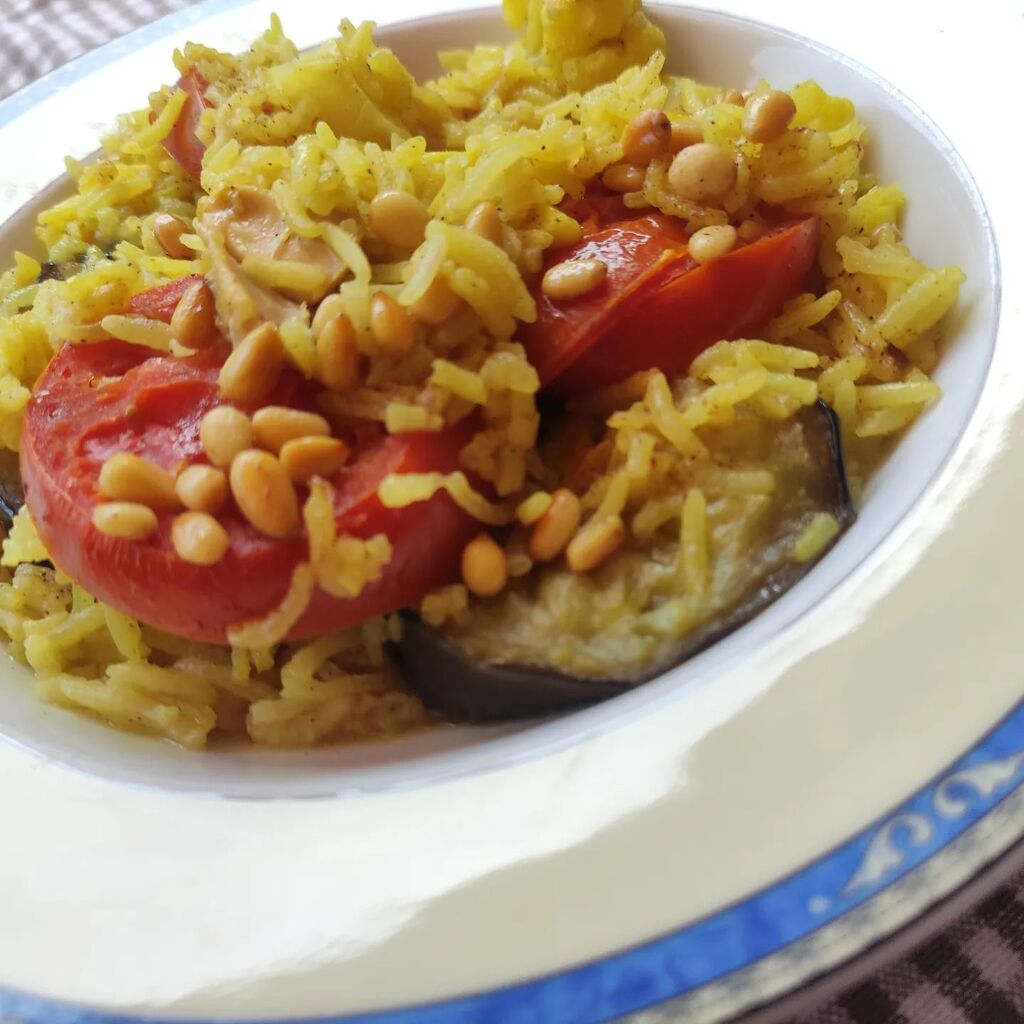 Maqluba. 
<a href="/ottolenghi/">Ottolenghi</a> 
@montse_femcuinetes 
✡️

.
.
.
#food #foodporn #foodphotography #foodie #foodstagram #foodlover