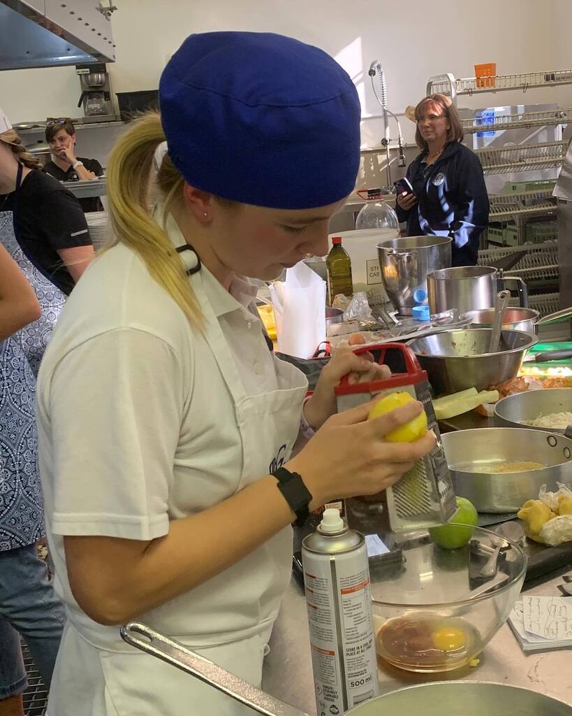 PrincipalRGHS's tweet photo. Shannon and Georgia cooking up a storm at the Mater Chef Mystery Box competition. #integrity #acceptance  #respect  #kindness #gratitude  @rustenburgalumnae @rustenburggirls @_official_eunicehigh_ https://t.co/tioQYXka3N https://t.co/UMHesJs5BF