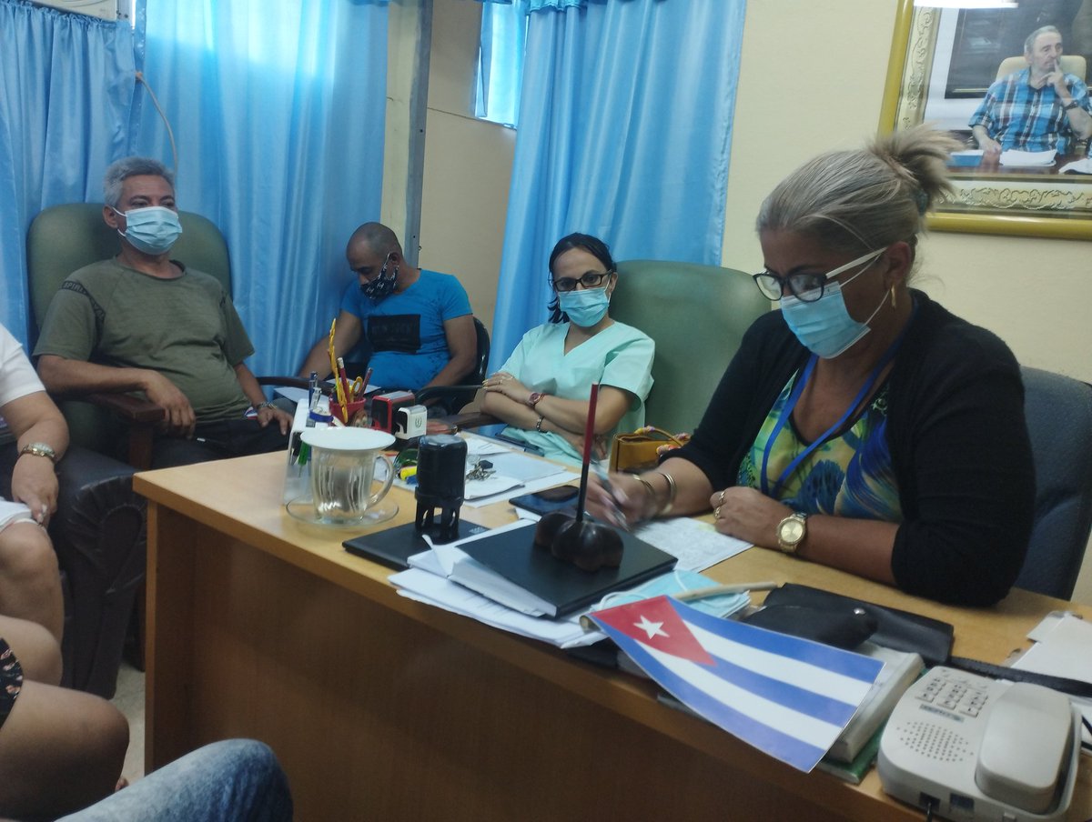 AcostaHppd's tweet photo. Se realiza en la mañana de hoy en nuestro centro ,en presencia del consejo de dirección ampliado día territorial de la defensa y  puntualización y aseguramiento de  los detalles para el desfile del #1roDeMayo 🇨🇺.
#ALaPatriaManosYCorazón
@dpslastunas https://t.co/dfgBVQXep9
