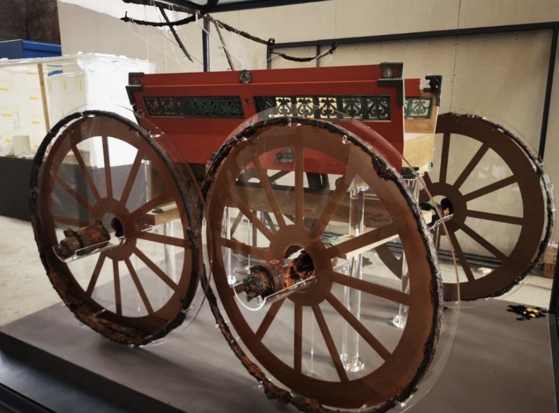 pompei79's tweet photo. Wonderful news that the extraordinary carriage that was found in Civita Giuliana,the Roman villa north of #Pompeii, has been reconstructed with the original decoration and will be on show in Rome from the 4th of May to 30th of July
Info via @pompeii_sites: https://t.co/G7Vdor7L0l https://t.co/1l6bUR5rcS