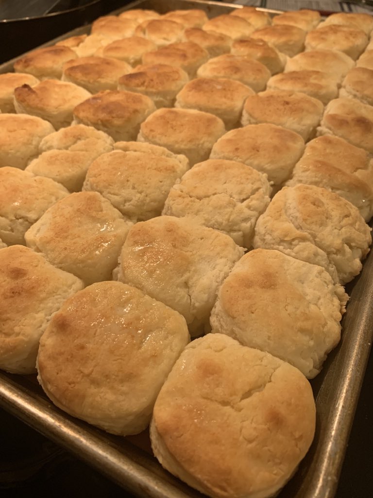 DiningNearMe's tweet photo. Who likes freshly baked buttermilk biscuits? Careful, hot tray! https://t.co/FqpFDiKxMR