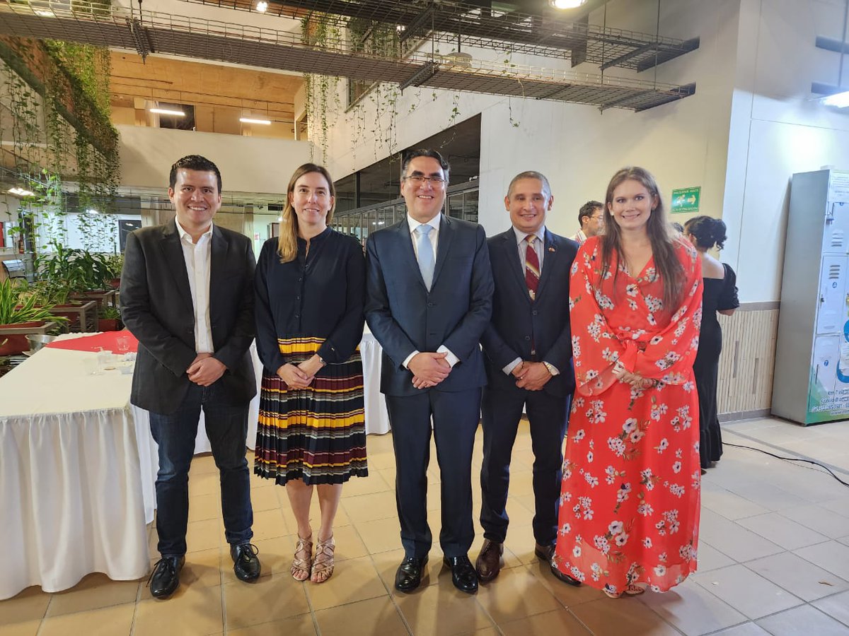 La oficina regional de <a href="/PROCOLOMBIACO/">PROCOLOMBIA</a> acompañó a <a href="/Colperuoficial/">Cámara de Comercio Colombo Peruana</a> en la apertura de su oficina en #Santander, en convenion con la @upbBGA. A través del trabajo articulado entre entidades, apoyamos la Internacionalización de nuestro departamento. #Exportación #Turismo #Inversión