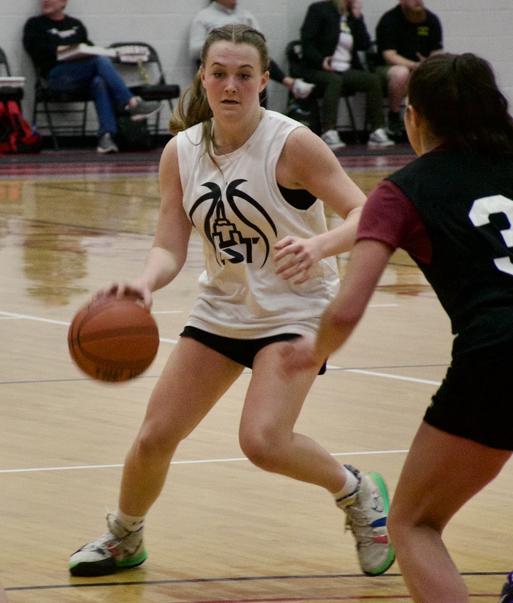 Shoutout to BUFFALO 🗣️ with the #ESTWNYWarmup set in Rochester, you’d probably assume the 585 was the most well-represented, but nope. The 716 traveled WELL &amp; of course showed well on Friday. Message received. The ‘Far West’ of NY is building 👀
