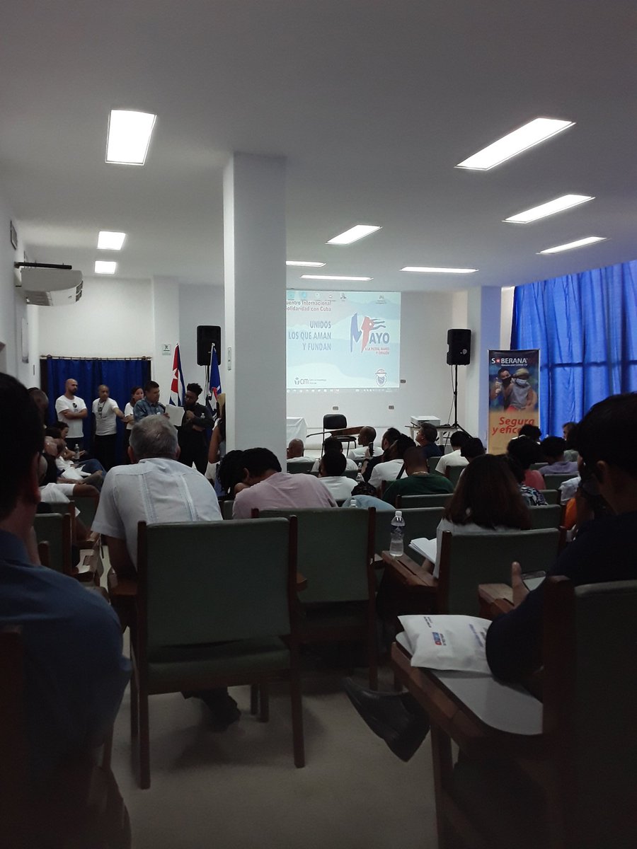 #ACubaManosYCorazon Merecida visita de amigos de #Vietnam, #EE.UU.  y otras naciones a donde la ciencia es salud, vida, amor, desarrollo: Futuro, a pesar del #Bloqueo a #Cuba
#PrimeroDeMayo #ALaPatriaManosYCorazon <a href="/fernando5hicap/">Fernando5hICAP</a>
<a href="/VictorGaute/">Víctor Gaute López</a> <a href="/tamara_nene/">Tamara Velázquez</a> <a href="/RabazaNoemi/">Noemi Rabaza Fernández</a>