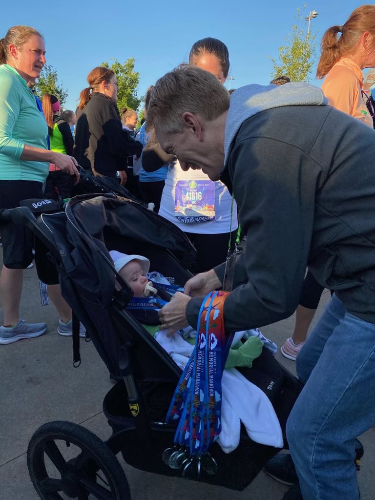SenatorLankford's tweet photo. Great morning at the #runtoremember #okstandard https://t.co/BEm2xTPChN