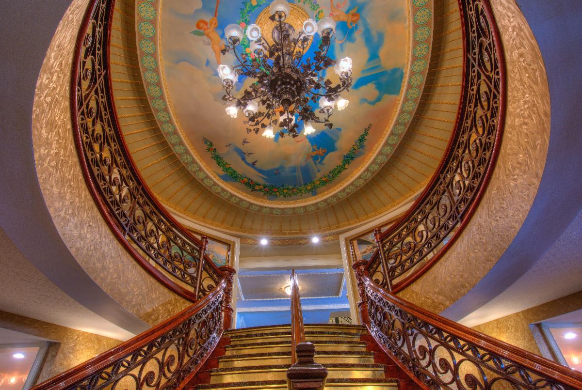WanderinTravel's tweet photo. Looking for an unforgettable adventure? 🌊🛥️ Discover the majestic Mississippi River in style and luxury on the American Queen. 🤩 Book your trip now and let us create a voyage you'll never forget! #MississippiRiver #RiverCruising #AmericanQueen #WanderinWonders #LuxuryTravel https://t.co/VGDV5Lsdpj