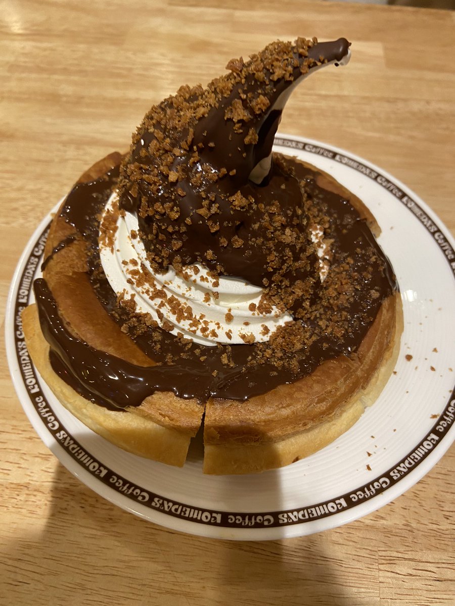 daikitomi's tweet photo. ブラックモンブランのやつ！美味かったけどさすがに重かった💩 https://t.co/SDxg6Kcfil