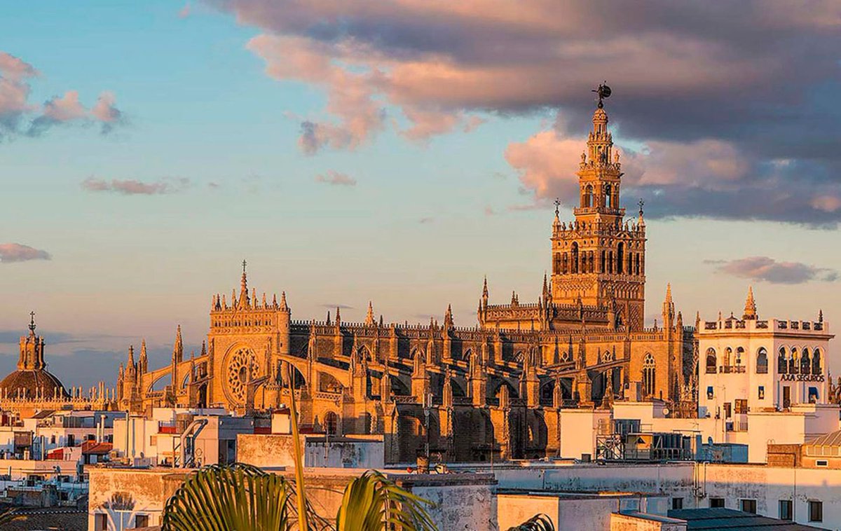 alejandrofdezz7's tweet photo. Que te odien Sevilla, que para quererte ya estamos nosotros. https://t.co/T1zhKqsPF5