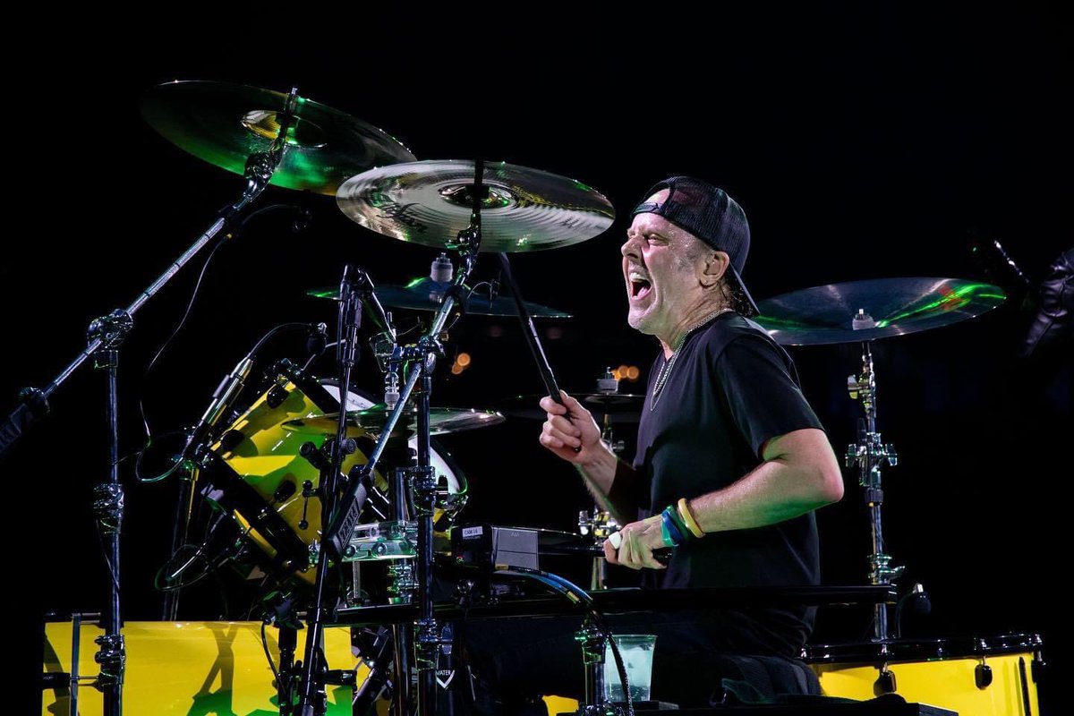 TAMAofficial's tweet image. @larsulrich and his brand new Starclassic Maple kit at #M72Amsterdam Night 1. Who’s ready for Night 2?!

📸 @brettmurrayphotography &amp;amp; @photosbyjeffyeager 

#Metallica #NoRepeatWeekend #MetOnTour #TAMA #TAMADrums #StrongestNameinDrums #Starclassic #StarclassicMaple
