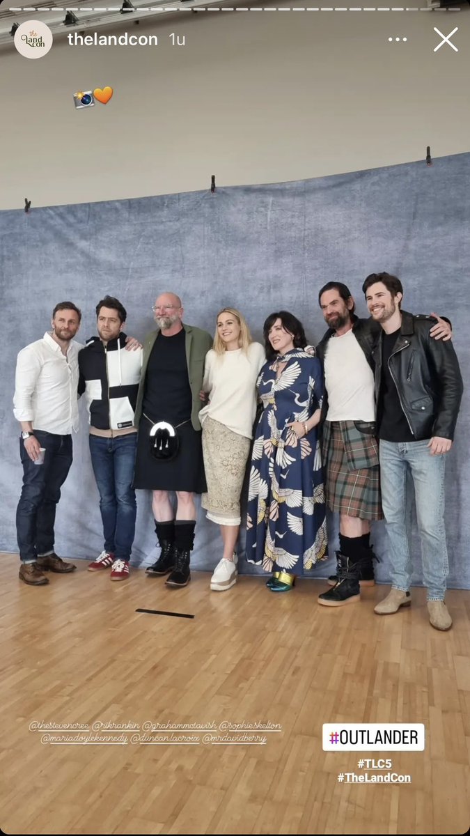DailyRankin's tweet photo. New pictures from the cast at LandCon Paris
#RichardRankin 
#LandCon5 
#RosterCon https://t.co/Txg6bVOEqI