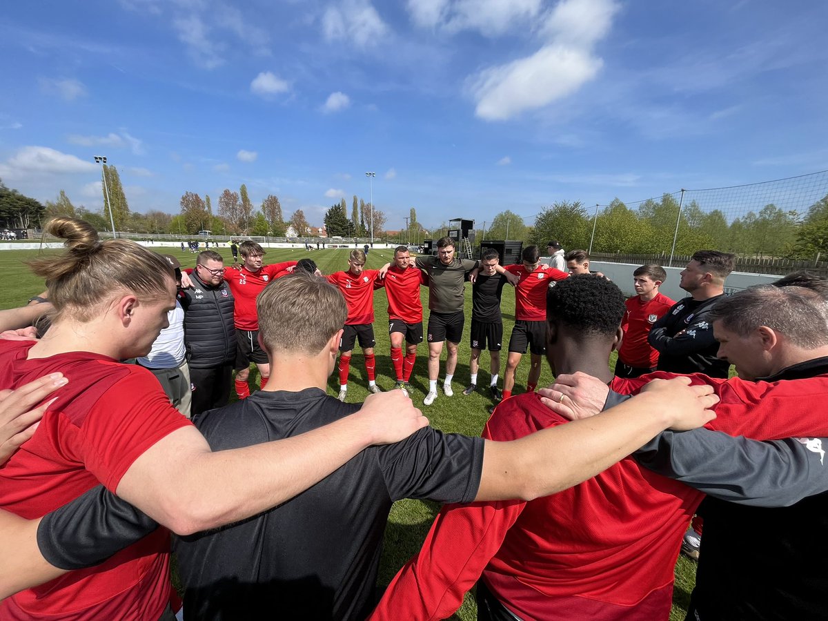 CoggeshallTown's tweet photo. Let’s hear you today #SeedGrowers ❤️🖤
#COGWIN https://t.co/5DOYWY6pRO