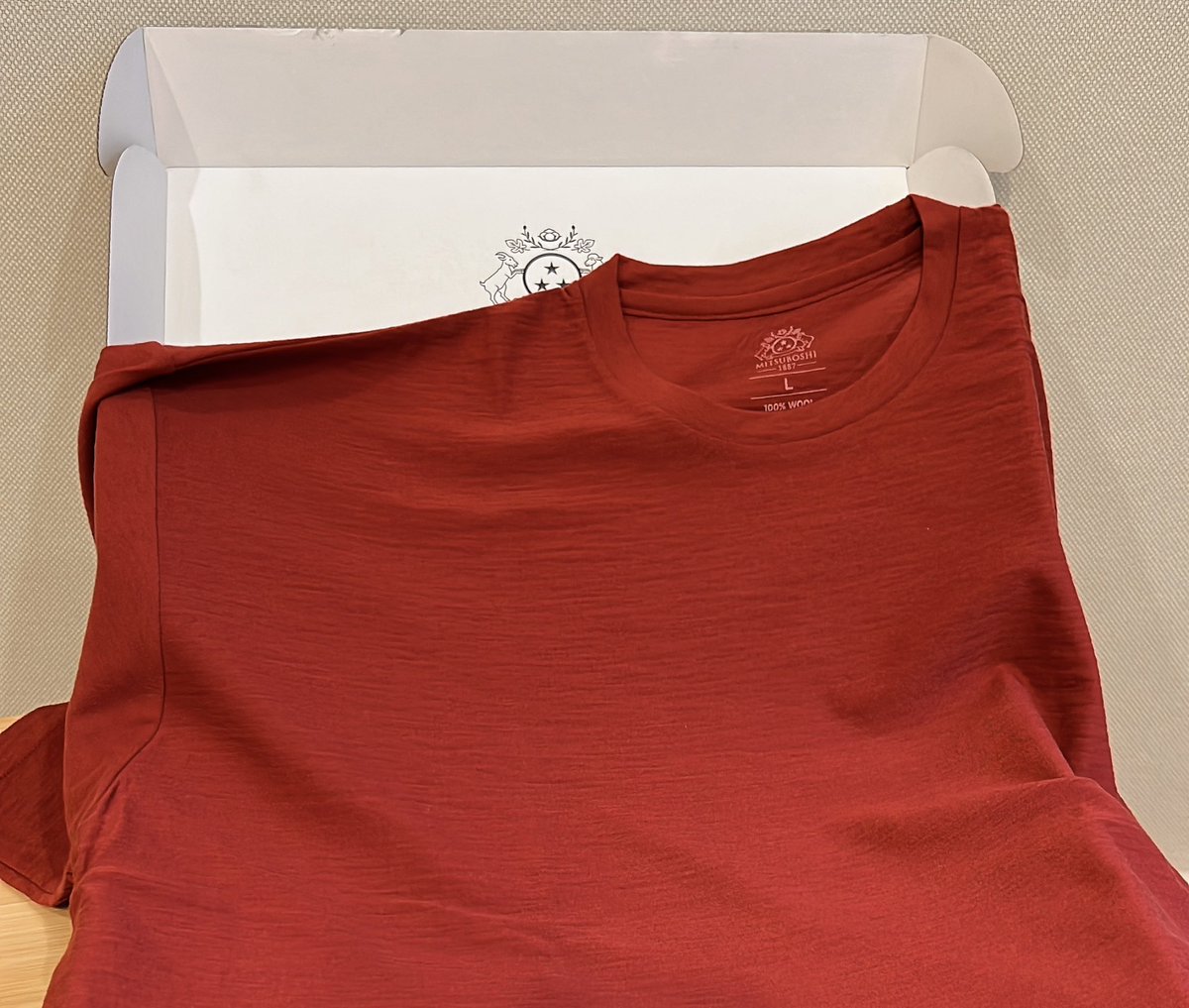 トーチャーがいい服回を読んでくださったいい服を作る会社さんから、いい服をもらっちゃいました🕺

軽いし触り心地もいいしすごい👸リアルに「いい生地って…いい生地なんだ」と思いました👕ありがとうございます
これで家の洗濯機でも洗えるのすごい

MITSUBOSHI 1887↓
https://t.co/Q63kOS8C4X 