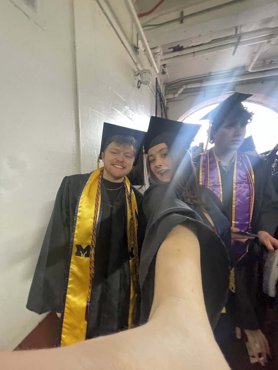 fbiagentscully_'s tweet photo. #mgograd https://t.co/vugTFijuua
