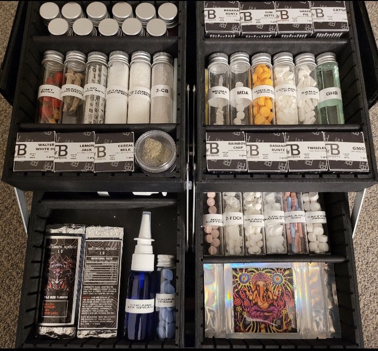 memefispace's tweet photo. @MatriXBT Compare and contrast levels of organization: your writing versus this picture. https://t.co/O7fYw7ntxX