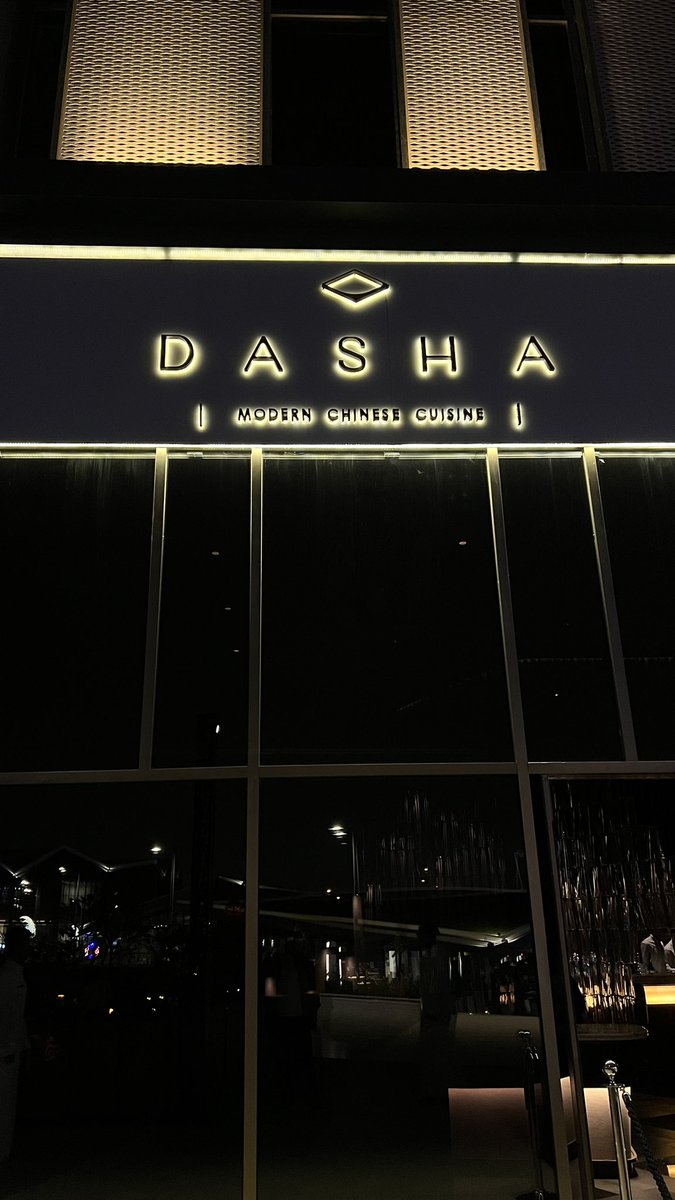 Dr_d7am's tweet photo. داشا    |    DASHA 🇨🇳 

يعتبر أحدث مطعم صيني فتح في الرياض من الشيف اكيرا باك @akiraback موجود المطعم في مجمع ذا اسبلاند والمطعم أصله كندي من مدينة تورينتو 🇨🇦 

تفاصيل اكثر تابع الثريد ⤵️ https://t.co/ObztvgUFeE