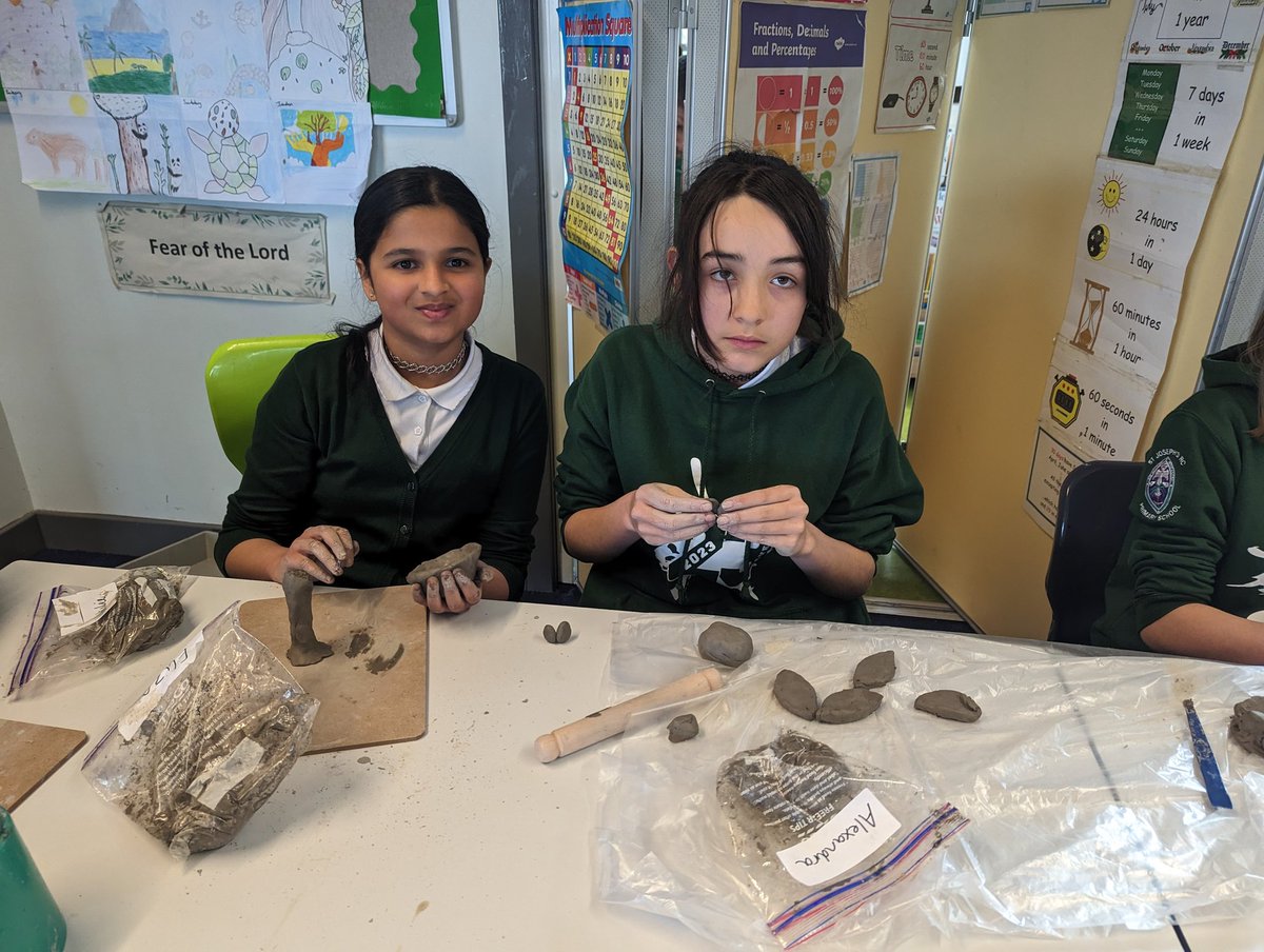 St_JosephsP6's tweet photo. More potters, hard at work! 🏺@stjosephsedin https://t.co/8bF9ghs0ff