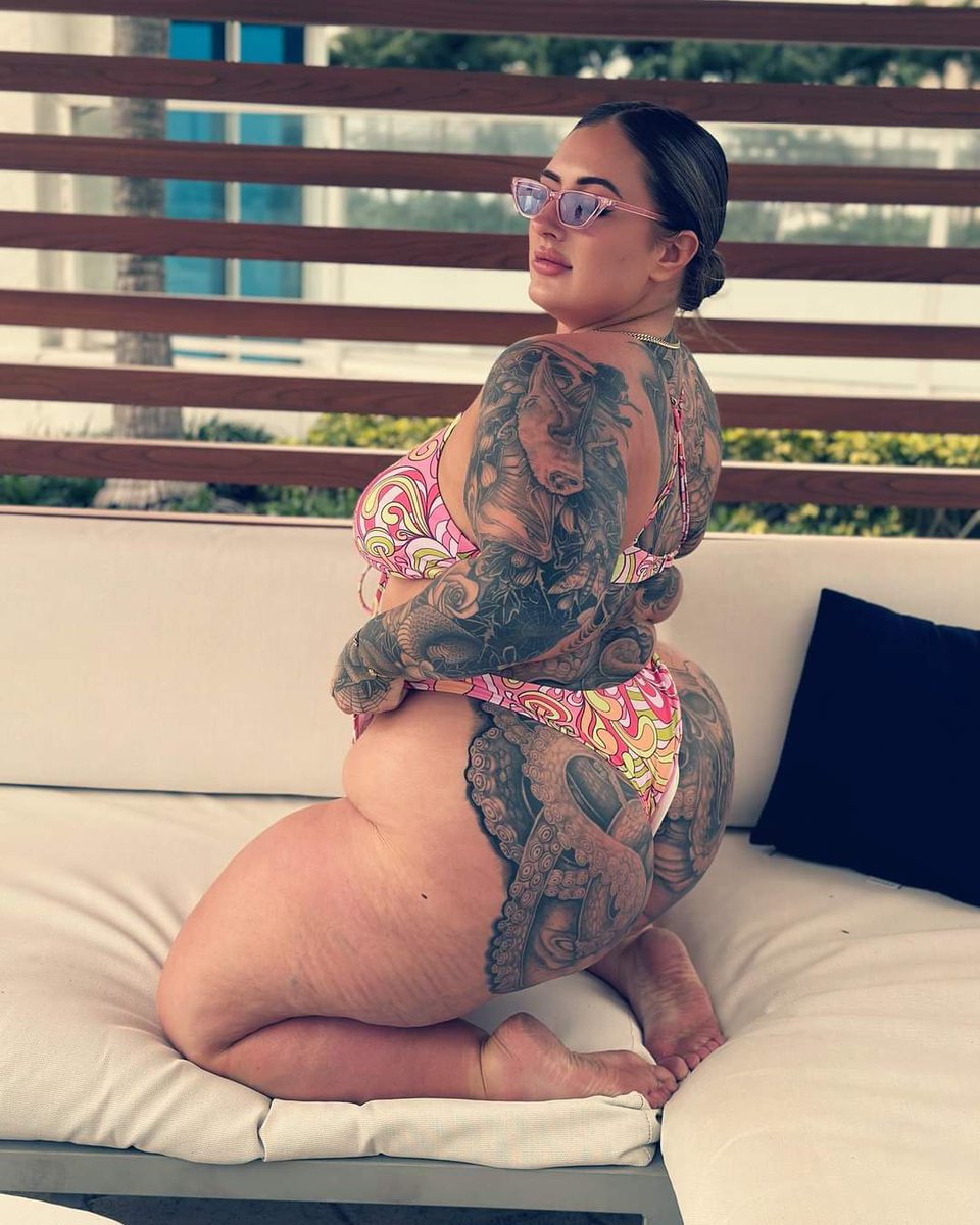 Assmongrr's tweet photo. Missthickntatted 🐰🍑🔥 https://t.co/Gfuf6o0xI1