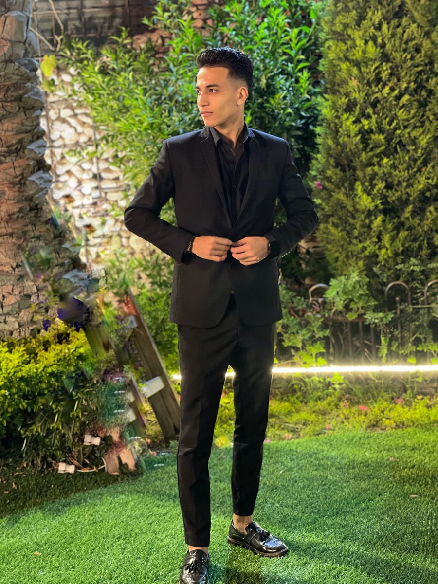ZzarzoRr's tweet photo. ديب مع الديابه وابيض مع الغلابه🖤♟️ https://t.co/MV0rWcfSY2
