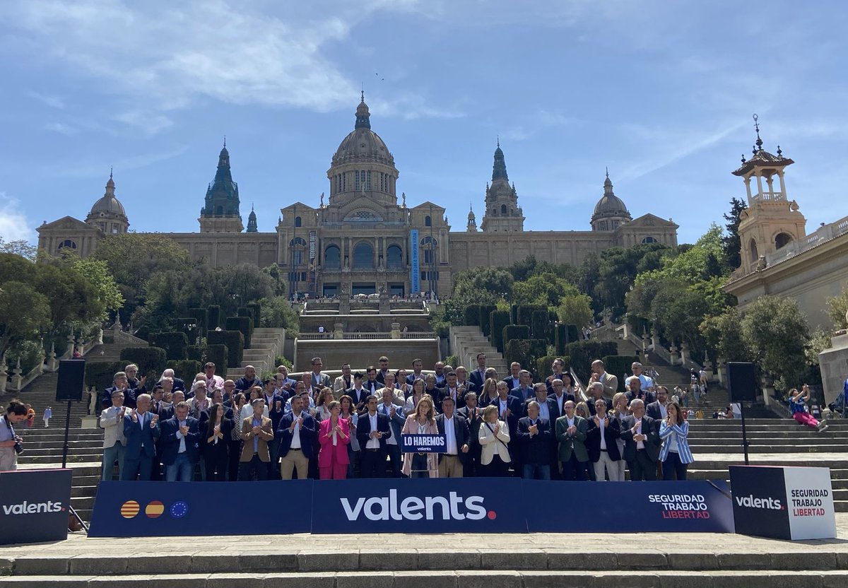 GironaJean's tweet photo. Una mañana emocionante viviendo el primer gran paso de @valents_cat en la presentación de nuestros 71 candidatos.

▪️Valents ha llegado para
#ReconstruirCataluña 

Esto solo acaba de empezar!!!💪💪💪💪

VAMOS !!!🐜🐜🐜🐜

EQUIPAZO!!!👏👏👏👏

Seguridad-Trabajo-Libertad https://t.co/f7WJmZPZH4