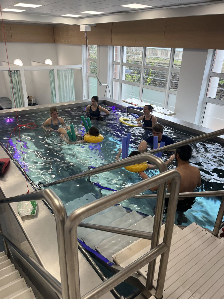 Engaging shared learning and training session with the MSK team @BucksHealthcare yesterday, in our new and improved hydrotherapy pool #AquaticTherapy #RehabMatters @helen_e_seaman @CHMoss2