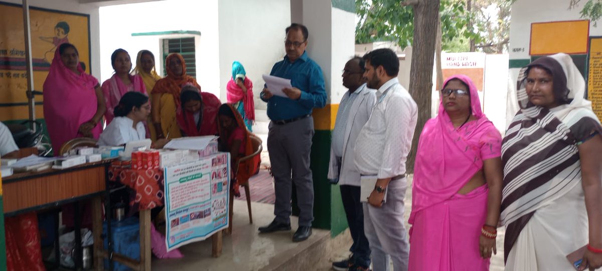 जिलाधिकारी <a href="/nehajainias/">Neha Jain IAS</a> द्वारा चलाई गई नवीन पहल के दृष्टिगत प्रथम बार जनपद के MOIC व CDPO “एक दिन की आशा व आंगनबाड़ी“ बनकर कार्य किया।  प्राथमिक विद्यालय कुन्दनपुर में चल रहे VHND सत्र का निरीक्षण कर जानकारी की गयी। <a href="/UPGovt/">Government of UP</a> <a href="/CMOfficeUP/">CM Office, GoUP</a> <a href="/ChiefSecyUP/">S.P. Goyal, Chief Secretary, GoUP</a> <a href="/InfoDeptUP/">Information and Public Relations Department, UP</a> <a href="/CommissionerKnp/">Commissioner Kanpur</a>