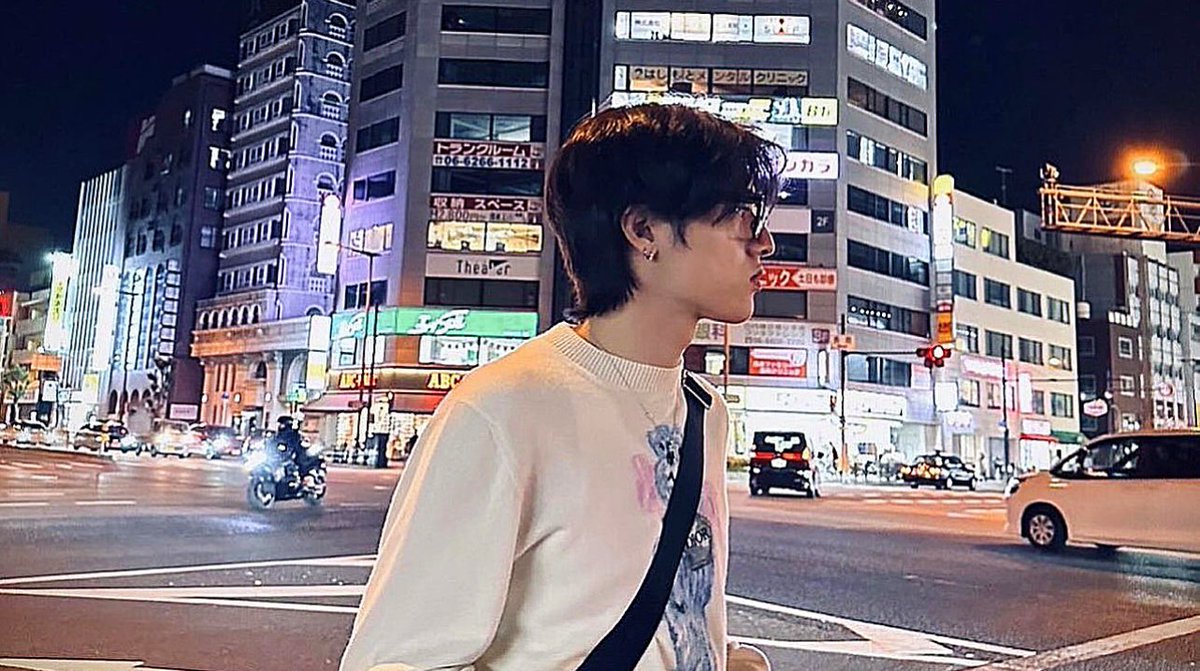 dailyharuto_'s tweet photo. city lights and him. https://t.co/ifZ0gpoReD