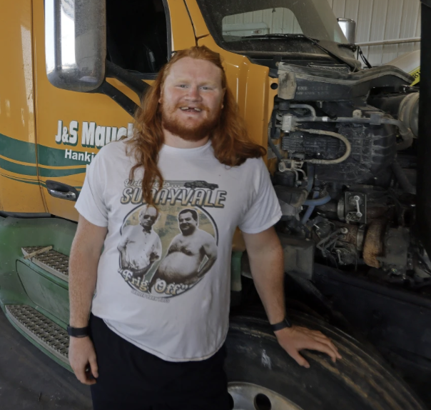 Aportzline's tweet photo. Tampa Bay Buccaneers draft pick Cody Mauch is a freakin' beauty. @trailerparkboys
#frigoff #sunnyvale
Photo: @WDAYnews https://t.co/rVH6sa7j5b