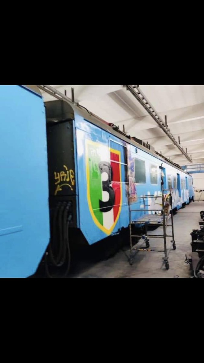 alessiomagno1's tweet photo. Domani dalle 10,30 alle 11,00 alla stazione di Montesanto, verrà presentato il treno “AZZURRO SCUDETTO” che poi accompagnerà i tifosi allo stadio! Il tutto grazie anche agli Sponsor 👏🏻👏🏻💙💙 https://t.co/sQoHH4gs5z