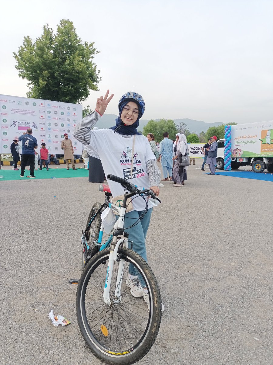 Pedaling my way towards a healthier and safer world on the occasion of #WorldImmunizationWeek Proud to hv participated in the #RunAndRide event which aimed to raise awareness abt the importance of immunization in protecting public health
@UNICEF_Pakistan
@DhoIslamabad @ZaeemZia