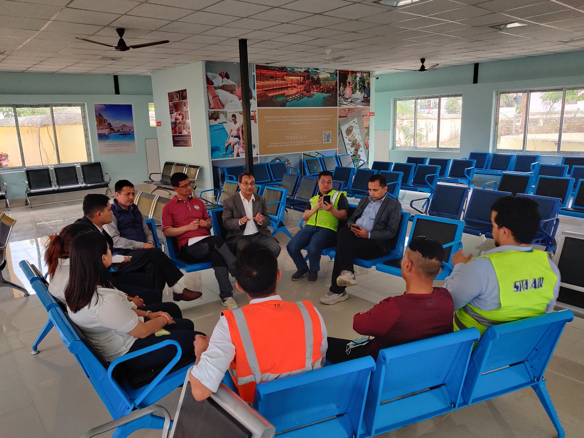 hello_CAANepal's tweet image. #RamechhapAirport hosted an interaction seminar today, with a focus on enhancing flight operations, safety, infrastructure &amp;amp; facilities in this STOL airport.
Notably, on April 3, 887 tourists flew to #Lukla via Ramechhap, which is the highest single-day no. in this season so far.