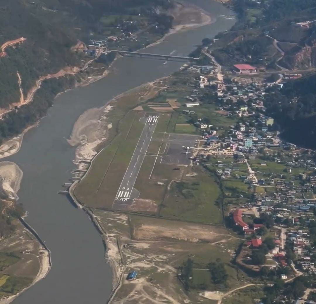 hello_CAANepal's tweet image. #RamechhapAirport hosted an interaction seminar today, with a focus on enhancing flight operations, safety, infrastructure &amp;amp; facilities in this STOL airport.
Notably, on April 3, 887 tourists flew to #Lukla via Ramechhap, which is the highest single-day no. in this season so far.