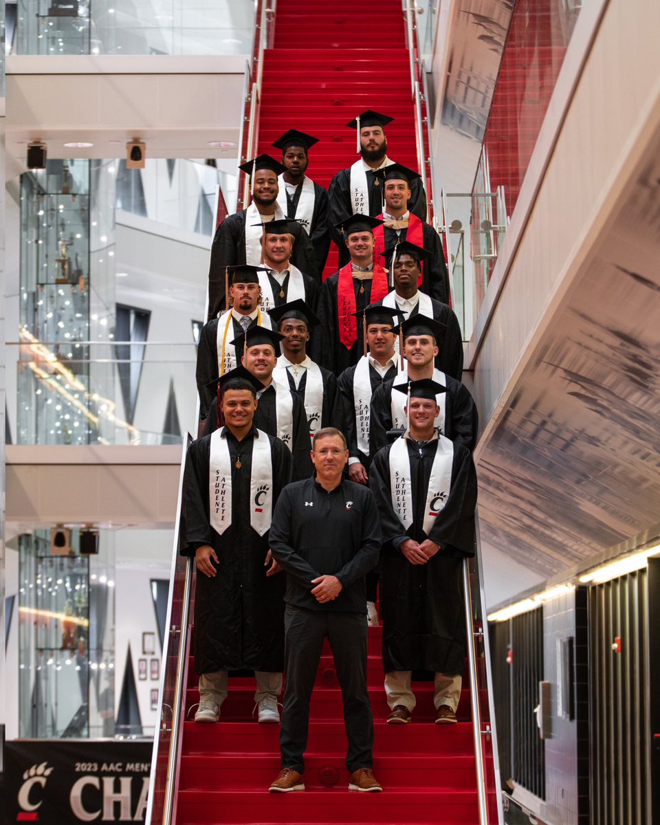 𝐖𝐇𝐀𝐓 𝐈𝐓’𝐒 𝐀𝐋𝐋 𝐀𝐁𝐎𝐔𝐓

Congratulations to our 14 Bearcats who graduated with degrees this weekend, including Ben Bryant and Will Adams, who earned their master’s diplomas. 

#Bearcats
