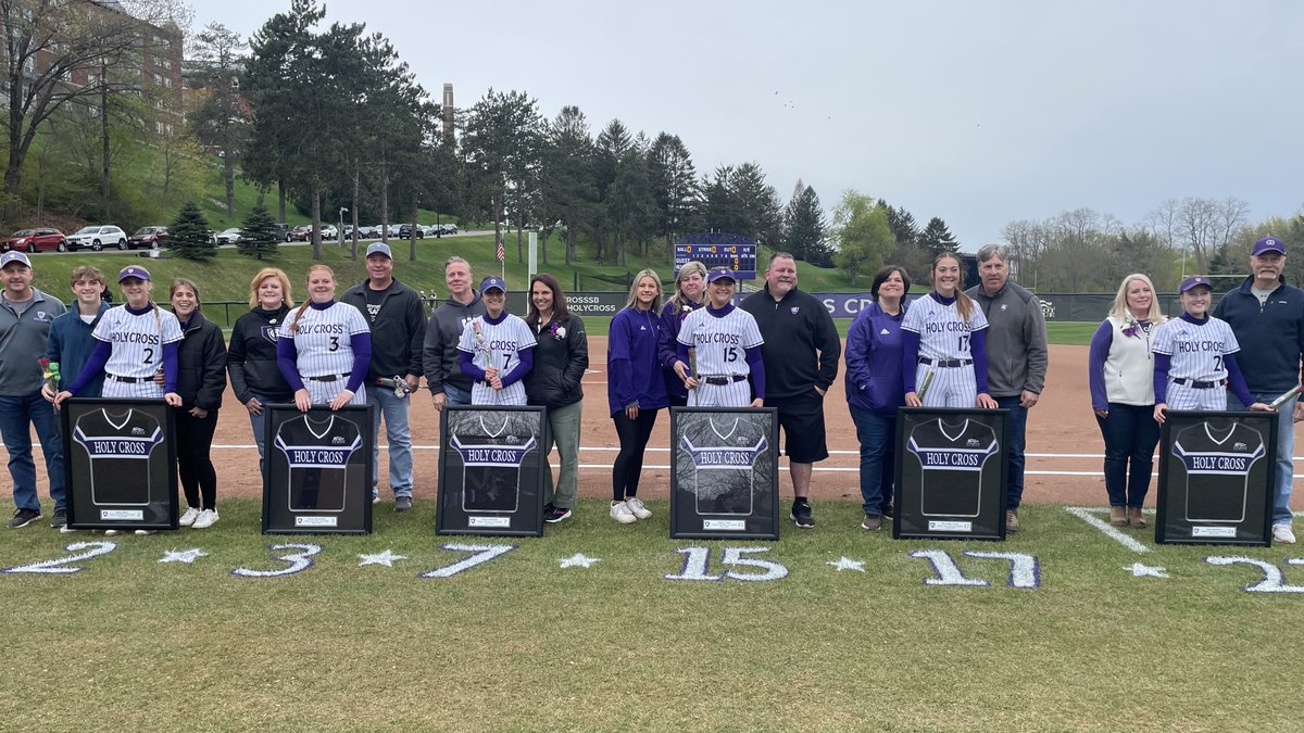 We 💜 our seniors! 

#GoCrossGo