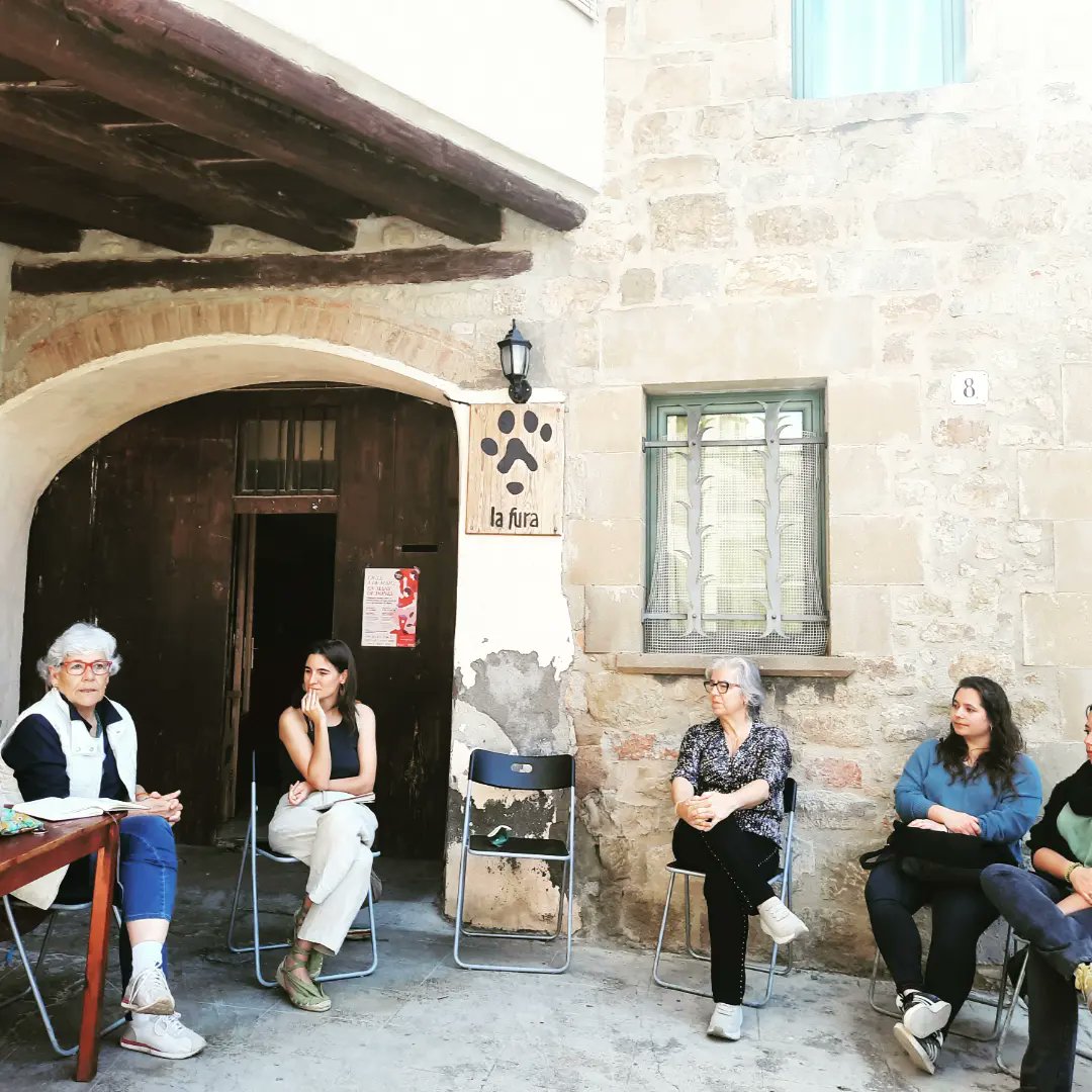 actualarada's tweet photo. Avui,escoltant i conversant amb @isabelsalamana sobre dones i treball al món rural. Les lluites pendents? L'equitat en les cures,la dignificació del sector, i el lideratge de dones als ajuntaments de pobles petits
#cicle1demaig #enmansdedones #enfilat23 
El proper dissabte, més. https://t.co/0GVSuHqsBY