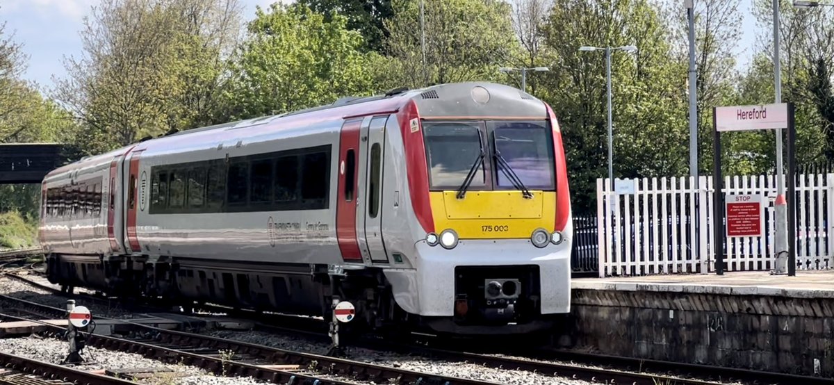 PlatformEdge1's tweet image. Here is 175003 arriving into Hereford for a service to Holyhead #Class175