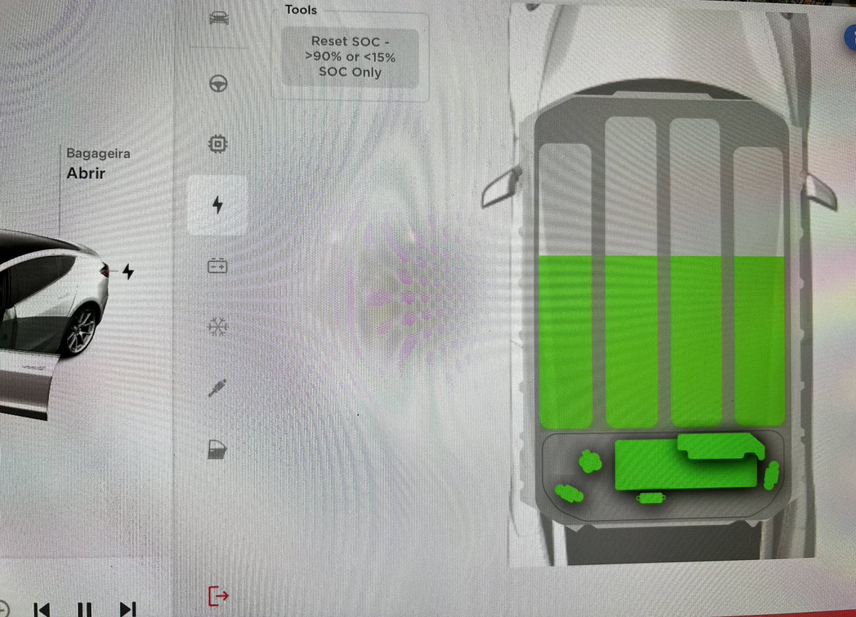 davidpinha's tweet photo. Tesla keeps improving service mode in 2023.12.1.1! Among other goodie’s we have now a reset SOC button under High Voltage menu! Anyone tried this yet?! This is a 2020 model 3 #model3legacy #servicemode #TeslaEurope @richardslopes83 https://t.co/OBtRJ5V5KJ