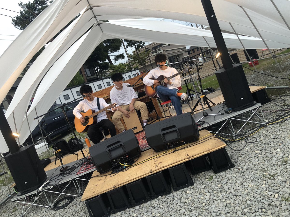 K255051861's tweet image. また音楽に救われた1日でした！🎶

アコースティックでもカッコよくて、ノリノリで聞いてた😂🎶🎶

キョーヤさんソロの時、キョーヤさん立ち上がってのギターにボルテージ最高潮なっちゃいました😂

#FREECROSS