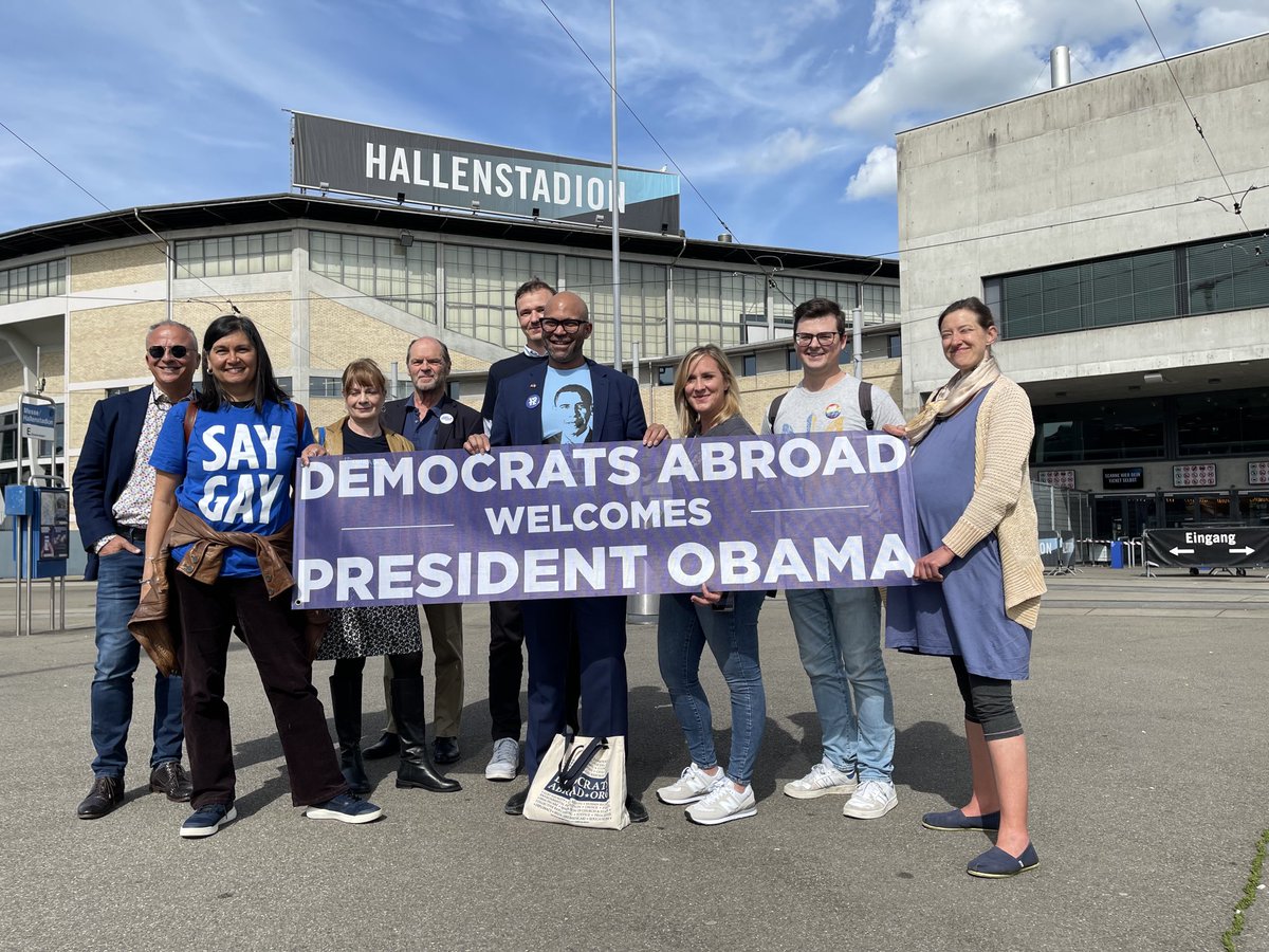 I primi fan di Obama sono già pronti per la serata evento a Zurigo con l’ex presidente USA @Rsinews