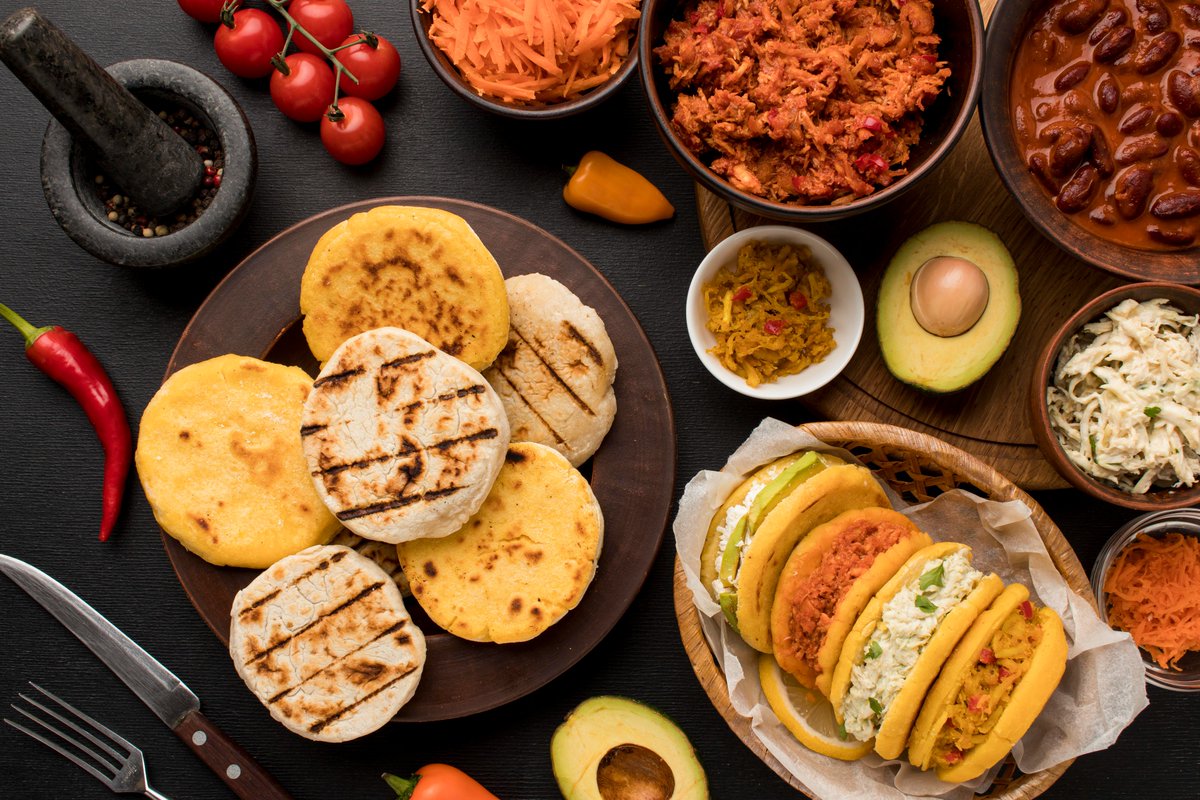 Venezuela, like many other South American countries, has a rich culinary culture. Discover some of the most delectable dishes of its cuisine.
To read the entire article, click on voyagersvoice.com/venezuelan-foo…
Photo credit: Freepik shorturl.at/uwE59

#venezuela #food #arepas