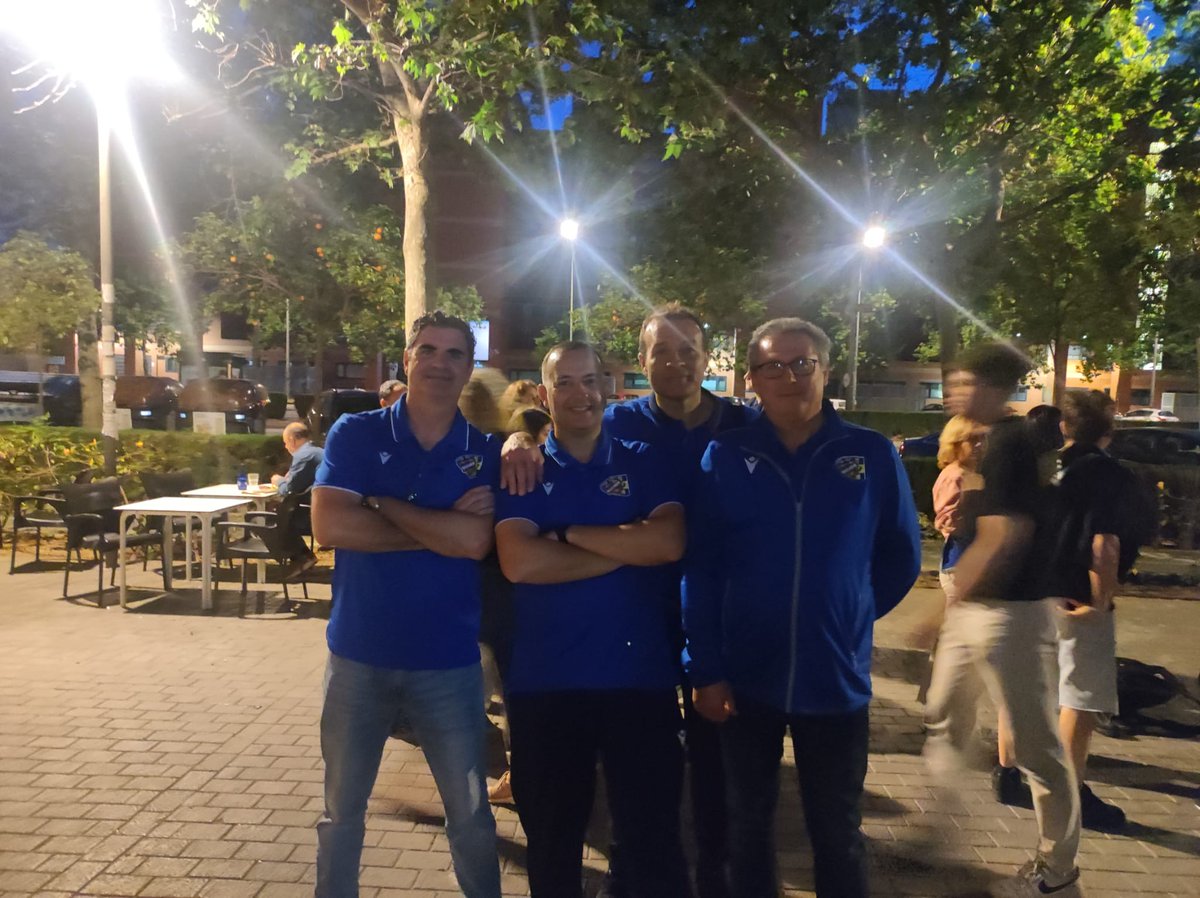 balonmanomarni's tweet photo. ¡Campeones de liga🏆! Nuestro equipo de 2ª Nacional masculino se proclama campeón 🥇en la última jornada al vencer a @BM_elpilar
¡Enhorabuena!
Marni, força! Orgull🔵🐸🔴
@LevanteUD @C_E_Marni @FDMValencia @comunitatesport @dipvalencia @Nostresport @PolideportivoCV @dbSportpress https://t.co/H6nglL3cNM