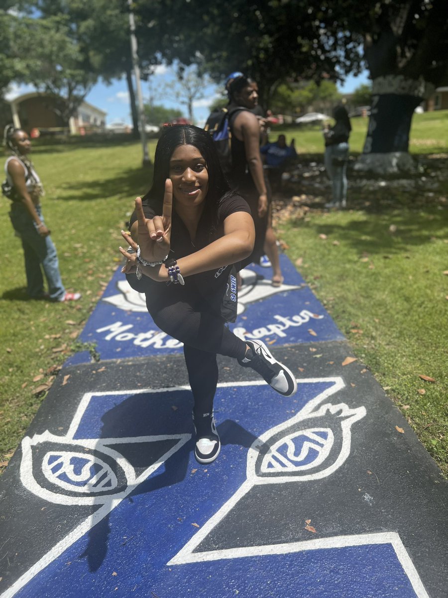 liyahterriuana's tweet image. Cause you haven’t seen a lady until you seen a Zeta🕊️💙 #zetaphibeta #6club