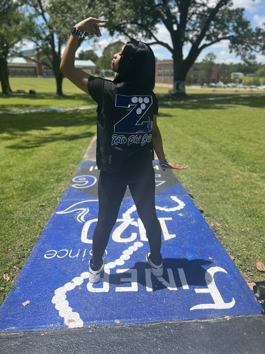 liyahterriuana's tweet image. Cause you haven’t seen a lady until you seen a Zeta🕊️💙 #zetaphibeta #6club