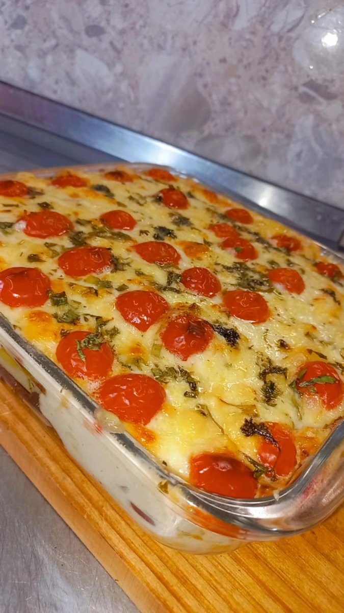 valllrodrigues's tweet photo. https://t.co/CmkRHTnPW5 Batata cremosa de forno, super cremosa,com calabresa e bacon.
#dicasdavall https://t.co/huGrTeJgTt