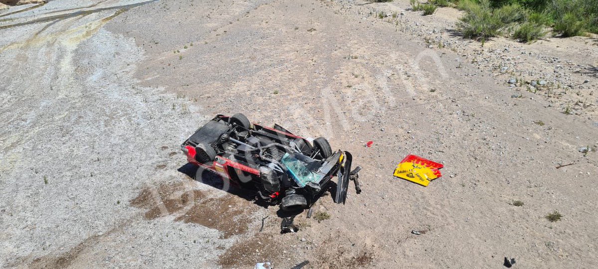 losmarin1's tweet photo. Dog Mocket piloto del auto 133 tiene accidente en Chihuahua dia 3 y queda de cabeza 
Aparentemente fractura de clavícula del piloto (extraoficial)
🚗💨 @dougmockett https://t.co/zZay6BDa14