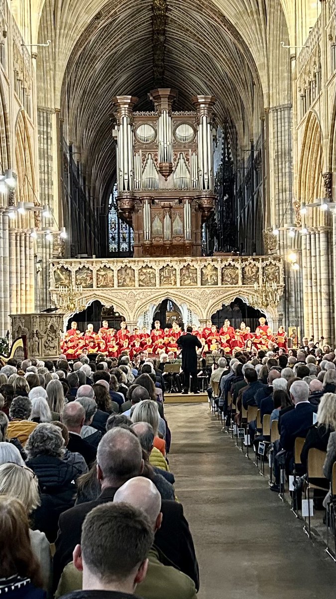 ExeterCathedral's tweet image. Our choir is performing to a full house Stravinsky’s Symphony of Psalms with @DevonPhilO, in their final concert with conductor Leo Geyer. Tonight’s been four years in planning - and well worth the wait! @wmcreativeuk #stravinsky #music #psalms #choristers