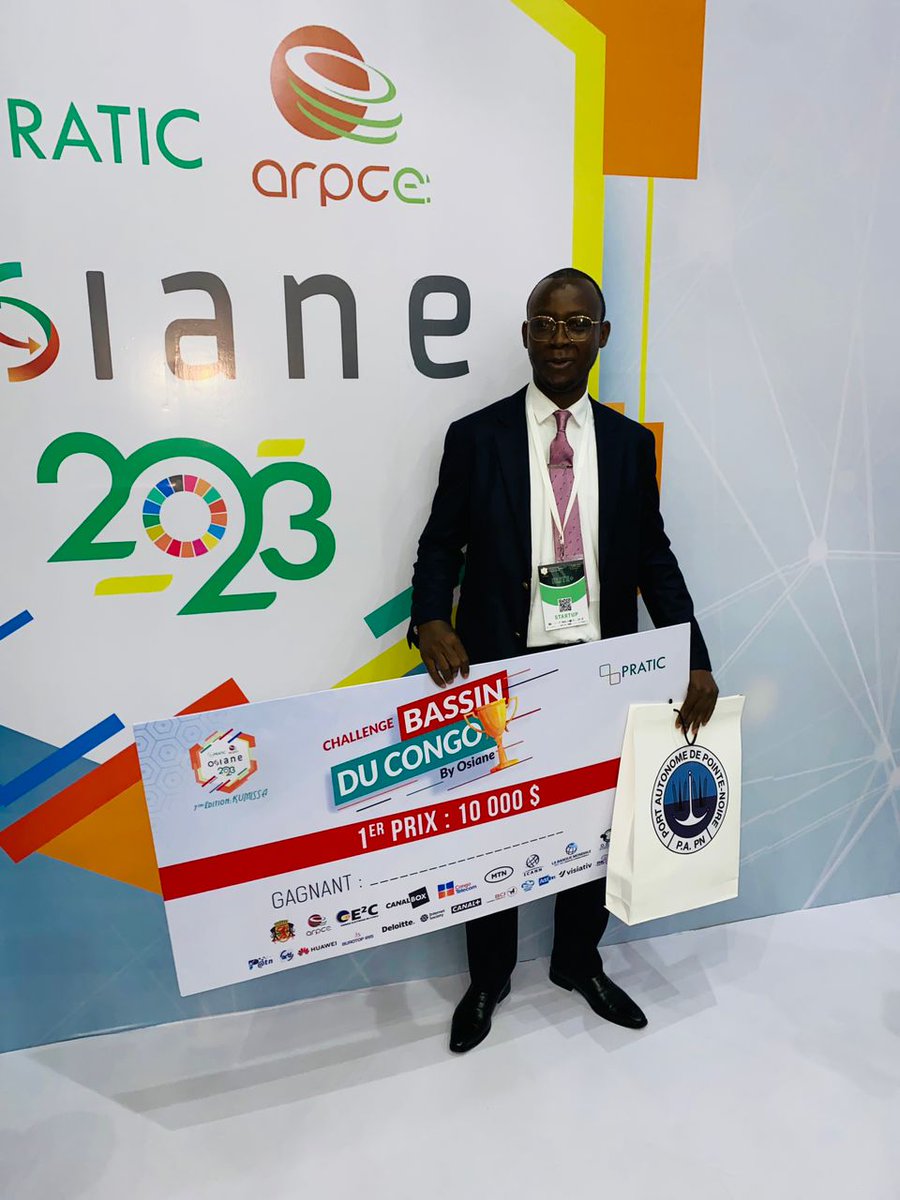 PNUDRepduCongo's tweet photo. Le @PNUDRepduCongo à travers son Laboratoire d'Accélération ( AccLab) à pris part à la clôture du salon international OSIANE ce vendredi 28 avril 2023.
Le 1er prix de 10.000 USD du challenge des start-up a été décernés à Luvick OTOKA du Congo, à travers la startup keba na gaz. https://t.co/E10fBtbdKS