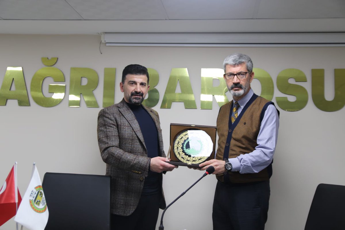 AgriBarosu's tweet photo. Baromuz tarafından düzenlenen eğitim programları kapsamında Av. Muharrem Erbey'in anlatımıyla ''Seçim Hukuku ve Seçim Güvenliği’' konulu eğitim semineri verildi. Katkılarından dolayı Av. Muharrem Erbey’e teşekkür ederiz. @erbeymuharrem https://t.co/c5LyOGLFGR