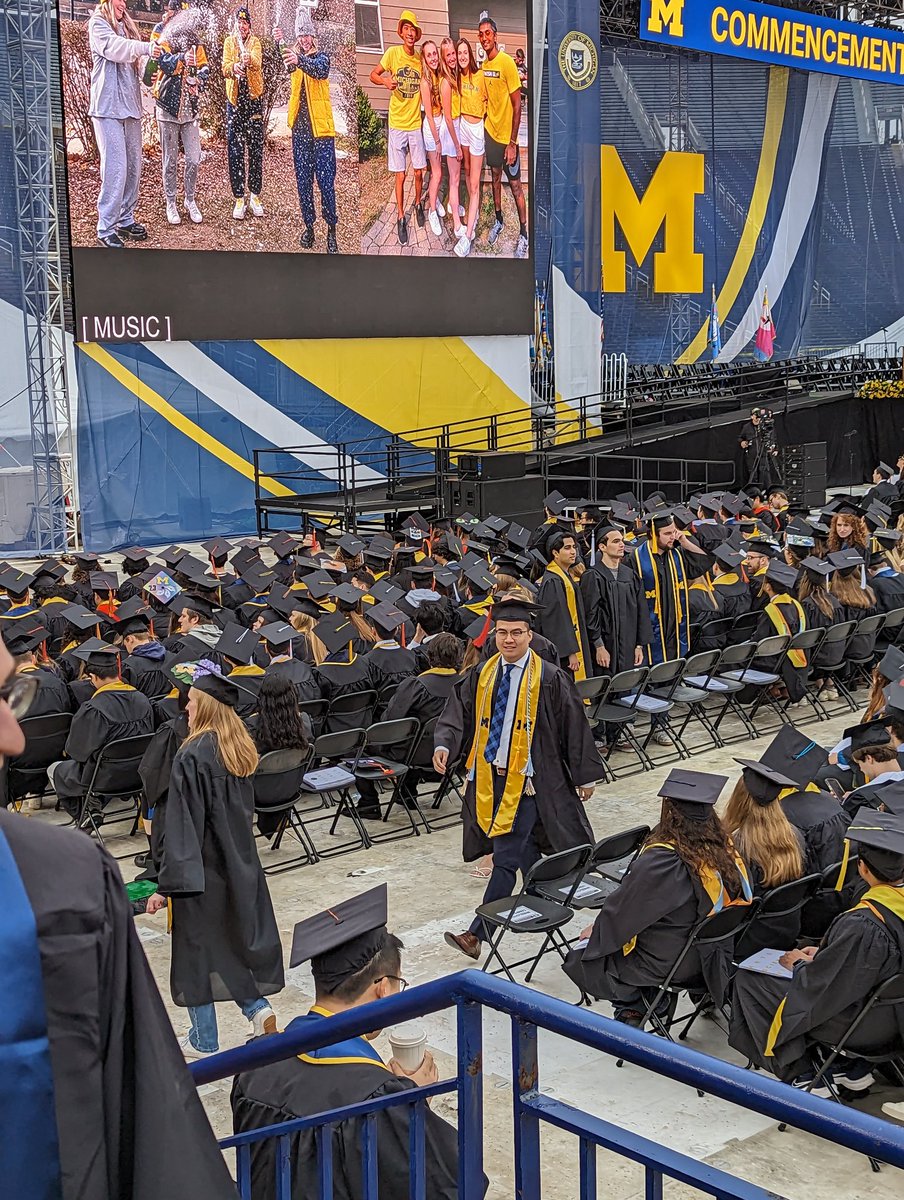 ll_silent's tweet photo. Congrats Alex!! COYG #MGoGrad #UmichEngin23 https://t.co/Lp3v8icEZX