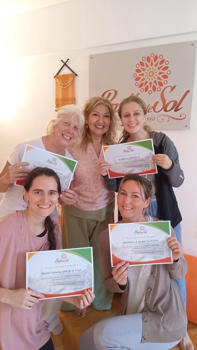 brillodelsol's tweet photo. ✨️FELICIDADES REIKISTAS 
✨️ https://t.co/5OBm1OmCq5